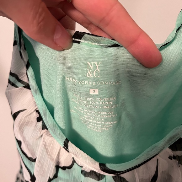 Teal floral tank top size small - Picture 2 of 2